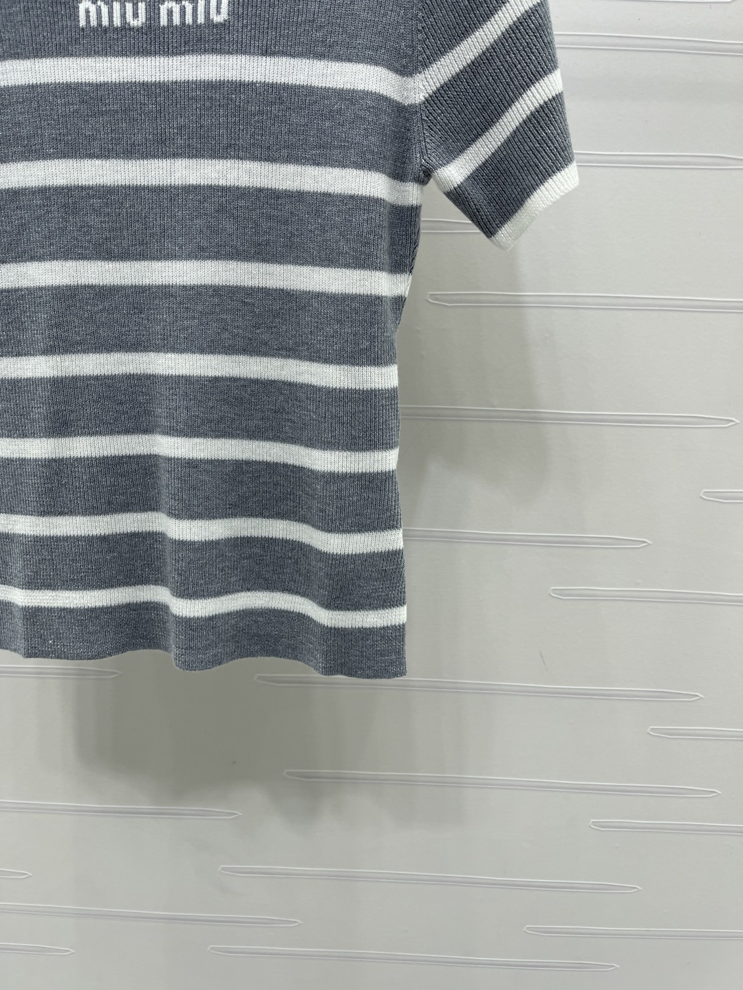 Women's short sleeves